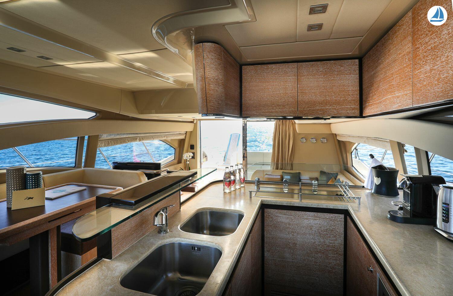 foto Azimut Fly Bridge 58 5