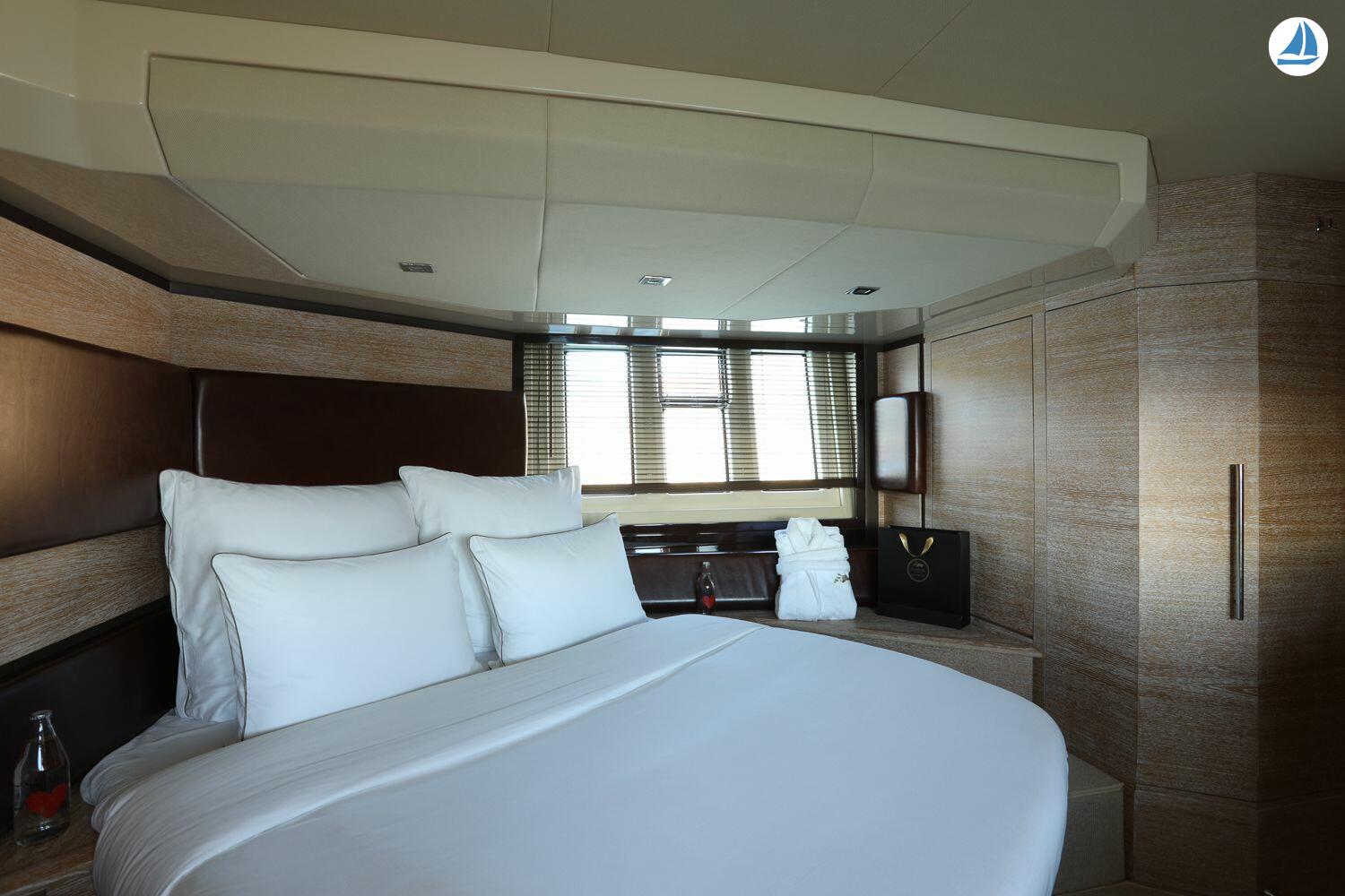 foto Azimut Fly Bridge 58 9