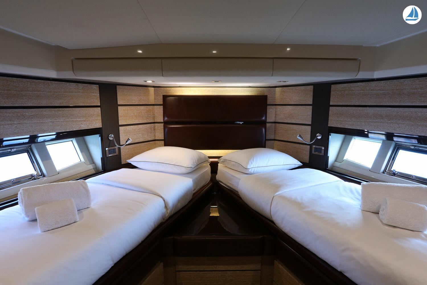 foto Azimut Fly Bridge 58 10