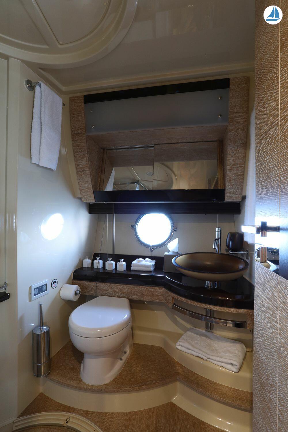 foto Azimut Fly Bridge 58 14