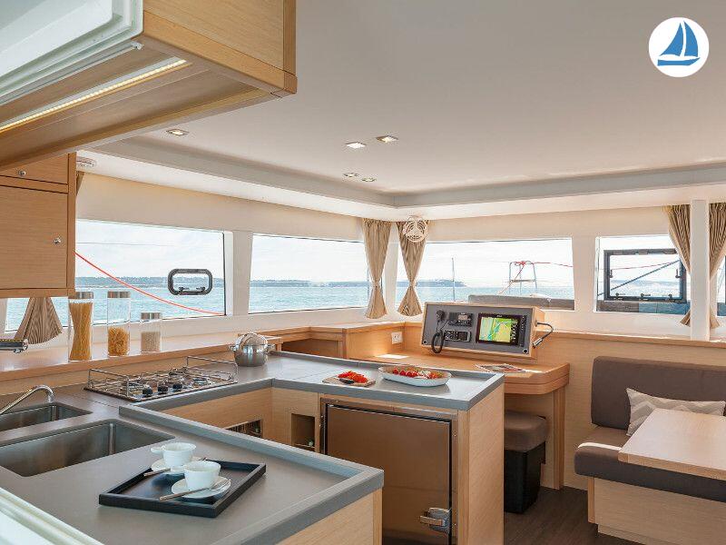 foto Lagoon 450 Sport 2