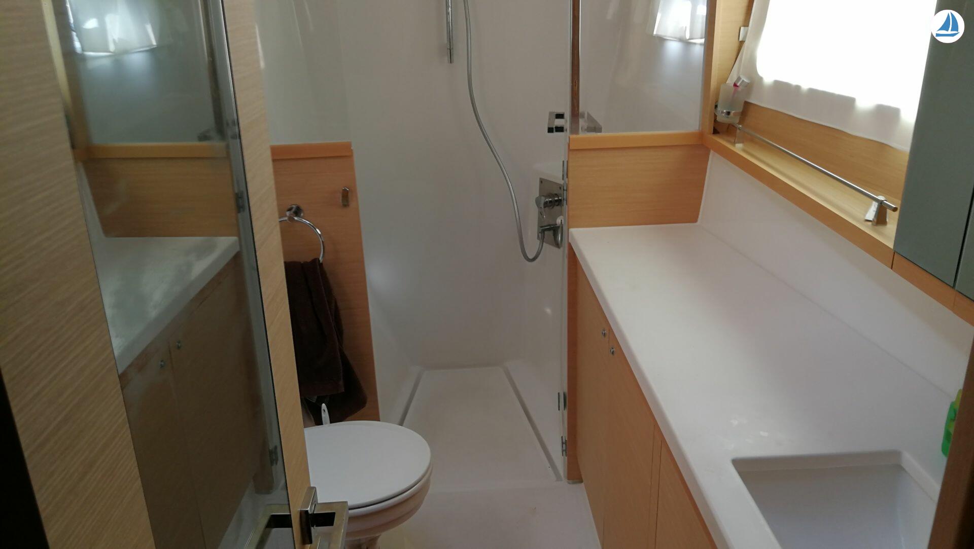 foto Lagoon 450 Sport 8