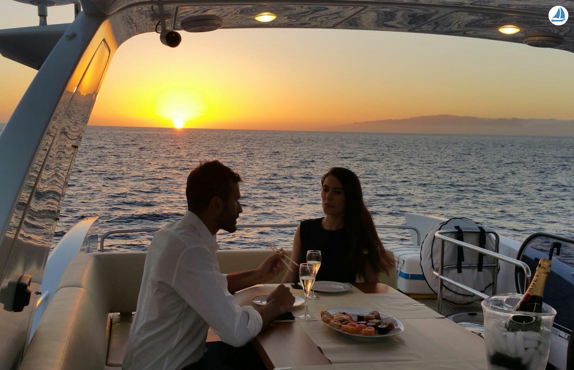 foto Azimut 60 9