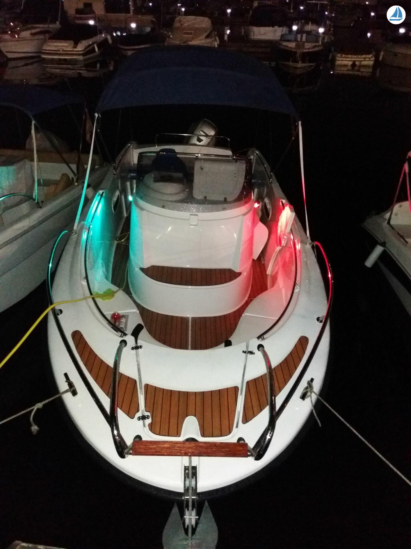 foto Jeanneau 750 7